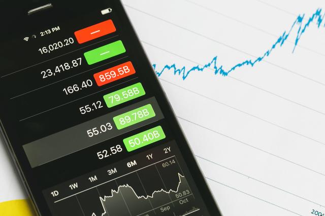Shopify Stock Price Plummets 17% After Layoffs Announcement