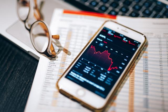 Van ECK Associates Corp Acquires 4,429 Shares of Shopify Inc., Owns Total 7,312 Shares