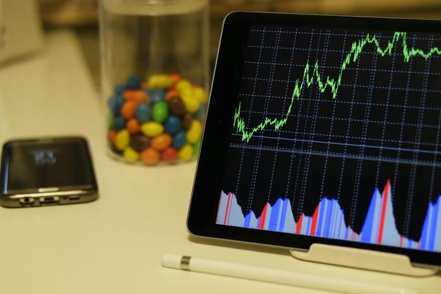 Shopify Receives C$1,802.67 Average Price Target From Brokerages