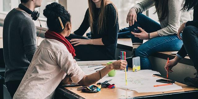 Side Hustle And Things to Consider Before Starting it Online
