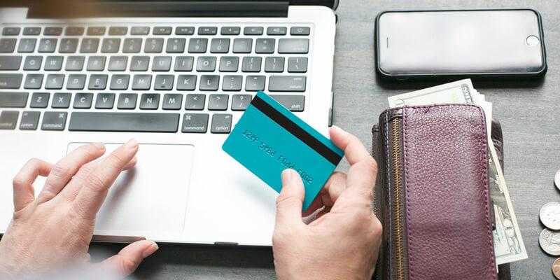 Man doing online shopping